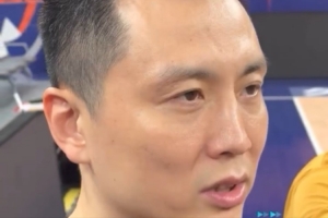 卢伟：今天还是努力做好细节 一个球一个球去打赛事报道