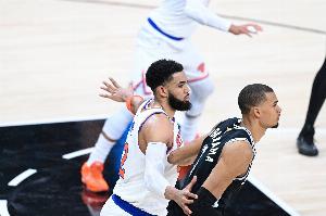 系列赛0-2落后！解说：圣城危机 生也文班亡也文班