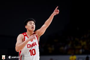 媒体人：王俊杰获郭指导的充分信任 拥有随时可以单打的战术特权