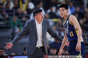 解说：杜锋可能说话登味太重&孩子更喜欢春风化雨 他也有路径依赖